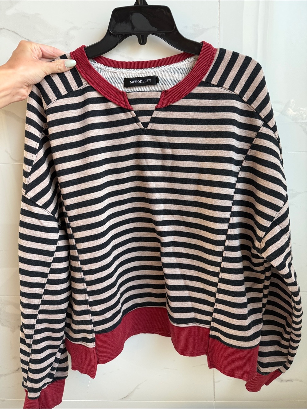 Merokeety Striped Crewneck